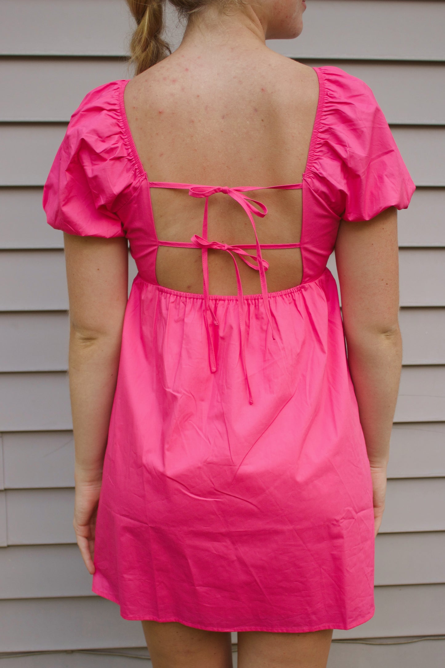 Short Sleeve Back Tie Detail Babydoll Dress – Medium